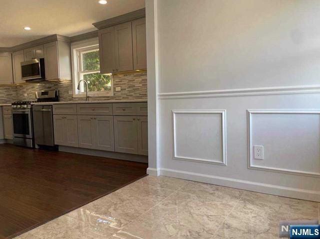531 Saddle River Road Property Photo 8