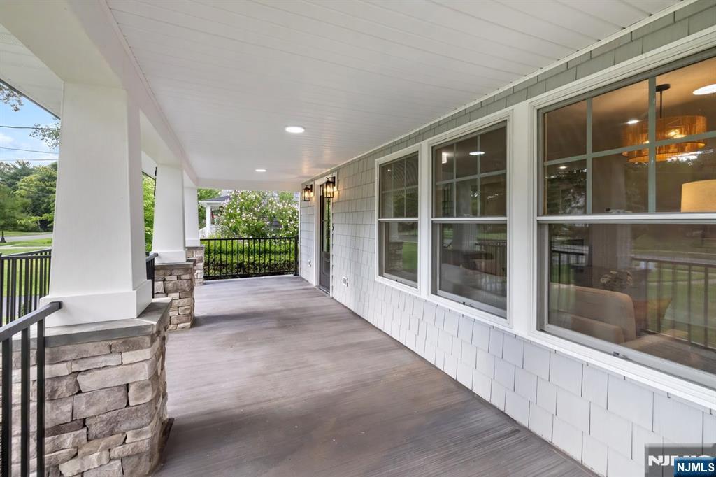 613 Hillcrest Road Property Photo 3