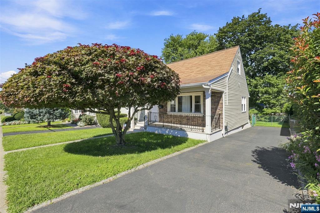 49 Falmouth Avenue Property Photo 2