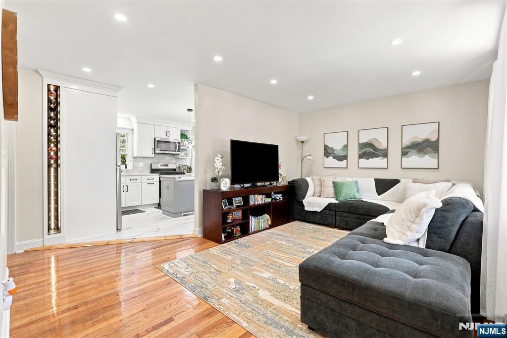 49 Falmouth Avenue Property Photo 5