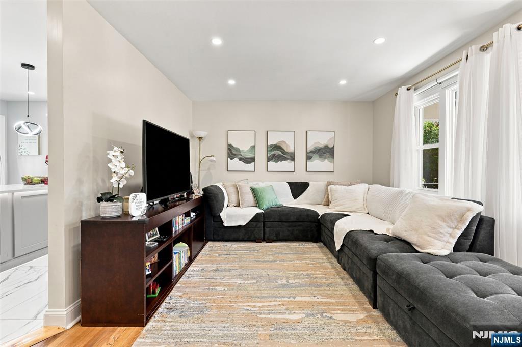 49 Falmouth Avenue Property Photo 7