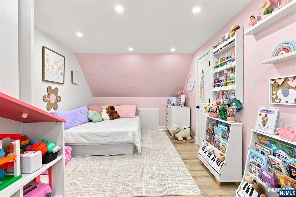 49 Falmouth Avenue Property Photo 28
