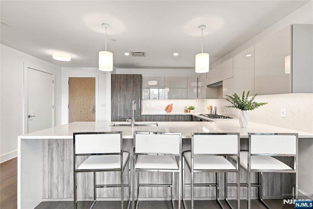 9 Ave At Port Imperial 413 Property Photo 7