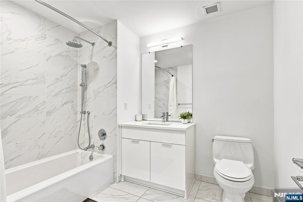 9 Ave At Port Imperial 413 Property Photo 27