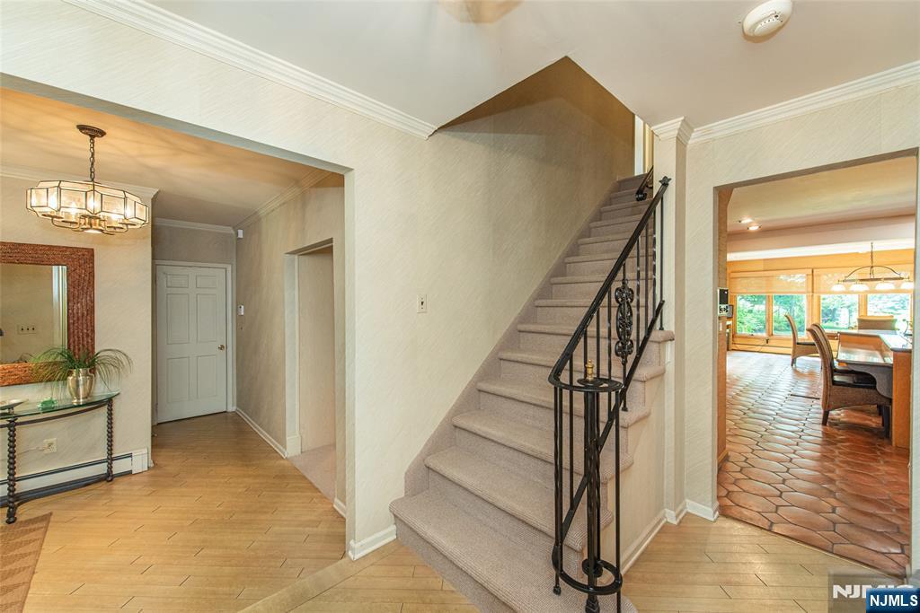 2 Midvale Avenue Property Photo 4
