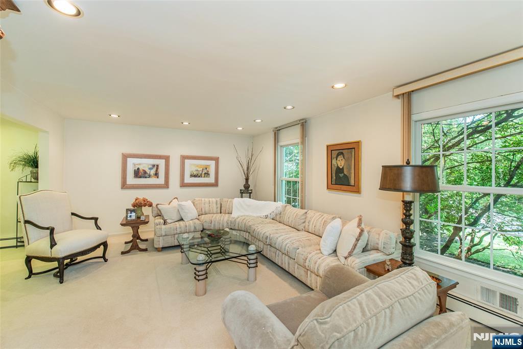 2 Midvale Avenue Property Photo 5