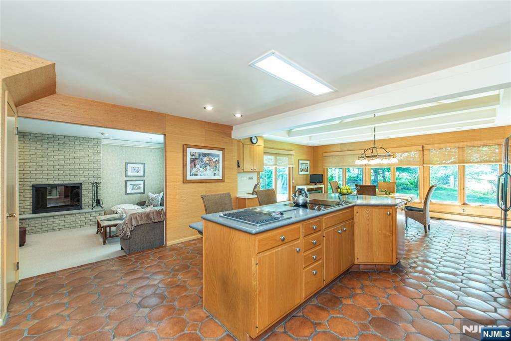 2 Midvale Avenue Property Photo 13