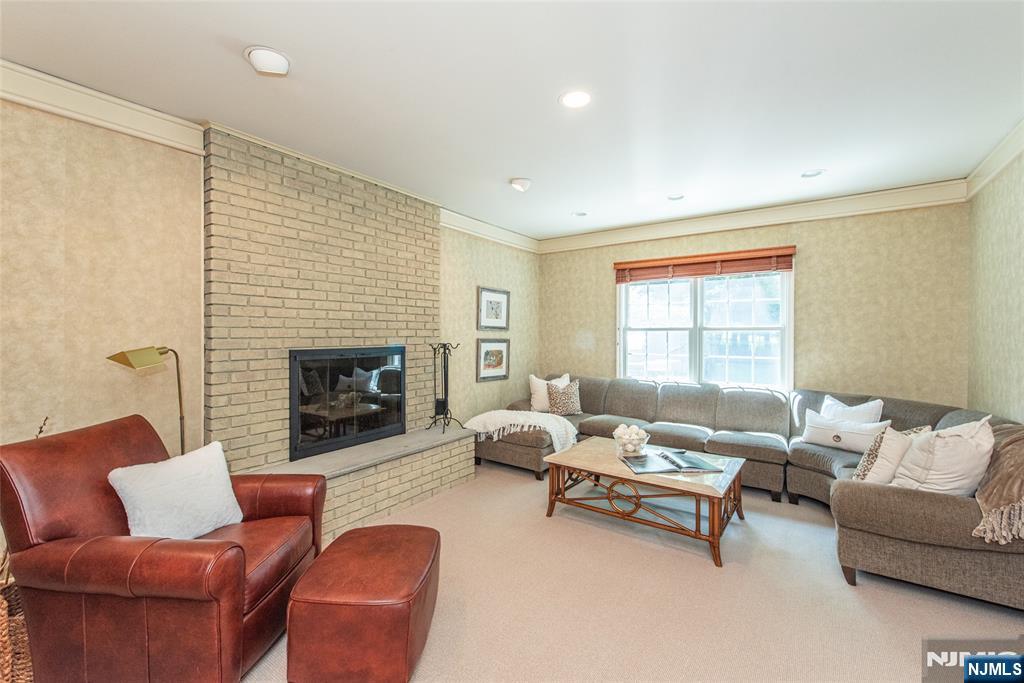 2 Midvale Avenue Property Photo 15