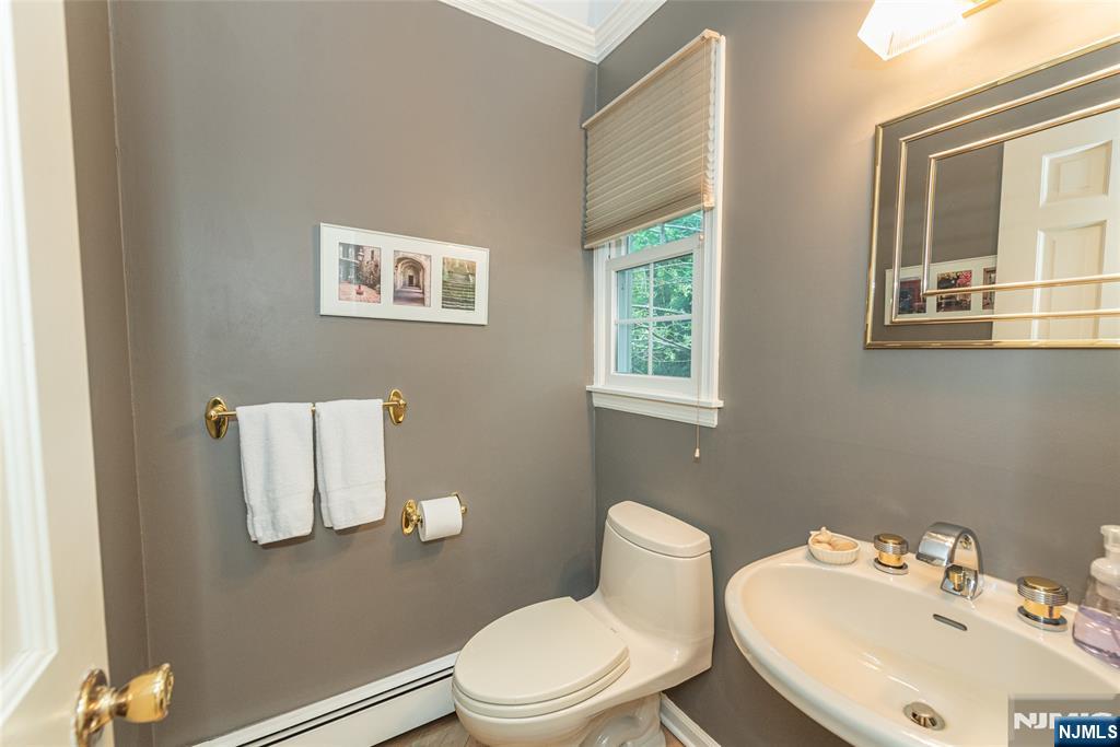 2 Midvale Avenue Property Photo 17