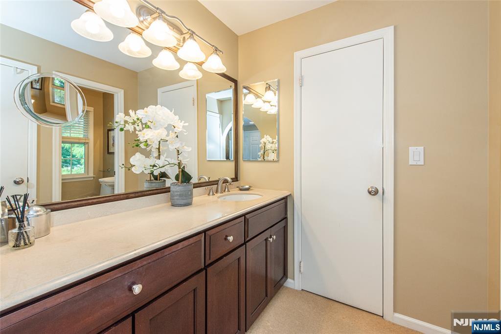 2 Midvale Avenue Property Photo 20