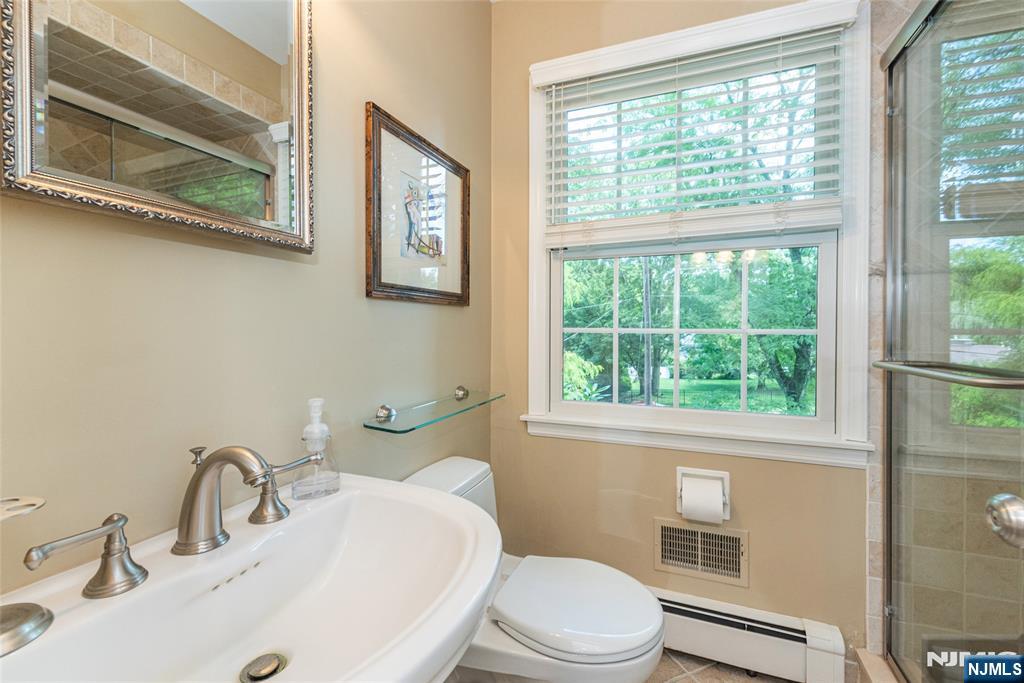 2 Midvale Avenue Property Photo 21