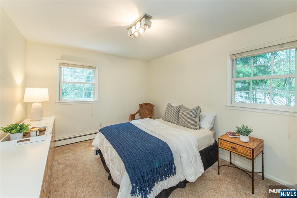 2 Midvale Avenue Property Photo 23