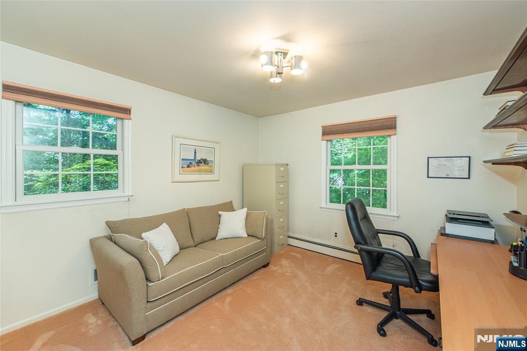 2 Midvale Avenue Property Photo 25