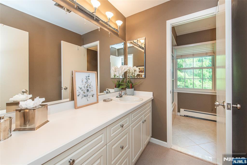 2 Midvale Avenue Property Photo 26