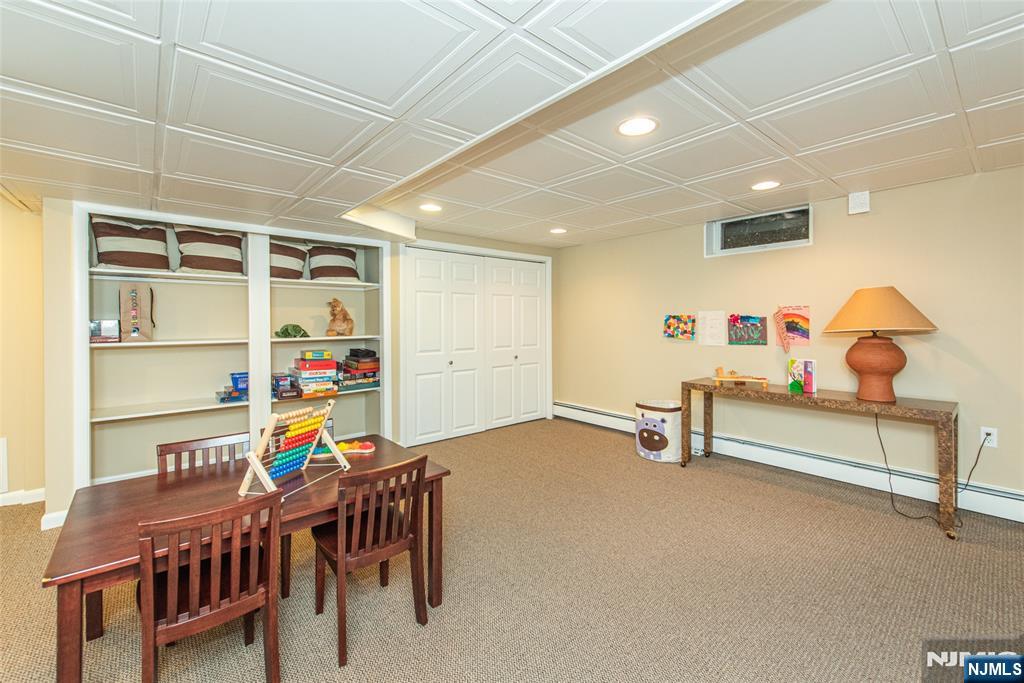 2 Midvale Avenue Property Photo 29