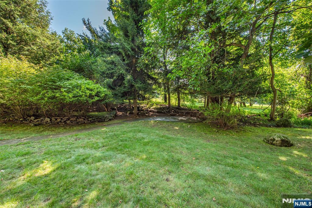 2 Midvale Avenue Property Photo 31