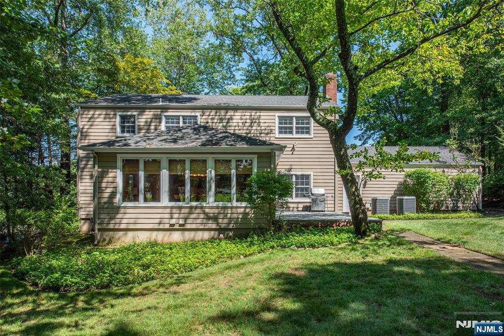 2 Midvale Avenue Property Photo 32