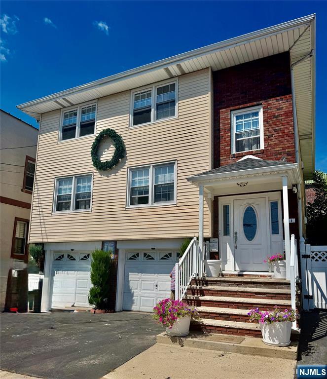 113 Farnham Avenue 2 Property Photo 1