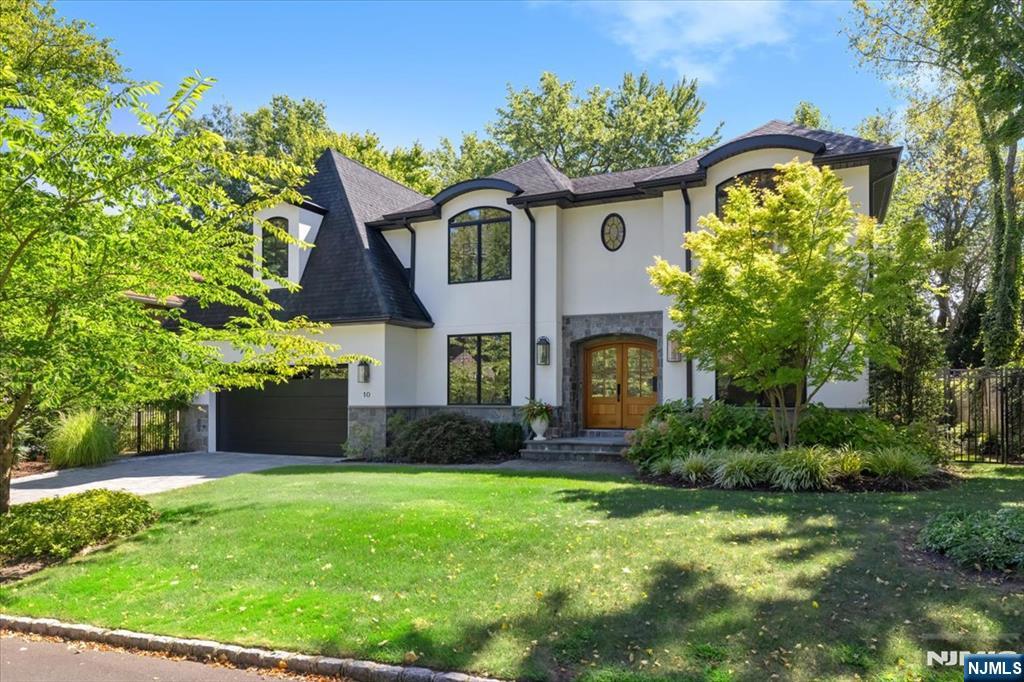 10 Day Avenue Property Photo 1