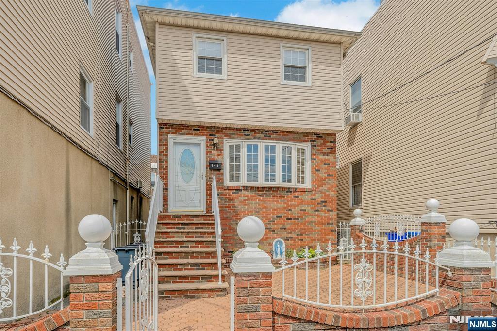 149 Chestnut Street Property Photo 1