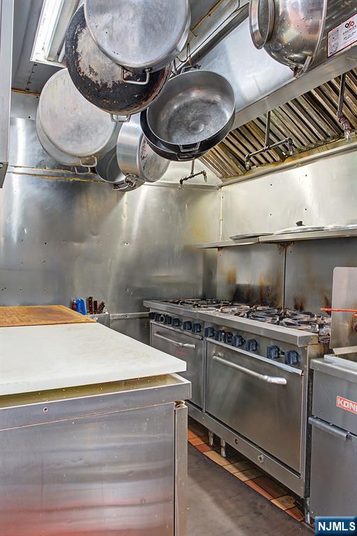 37 Fair Street Property Photo 4