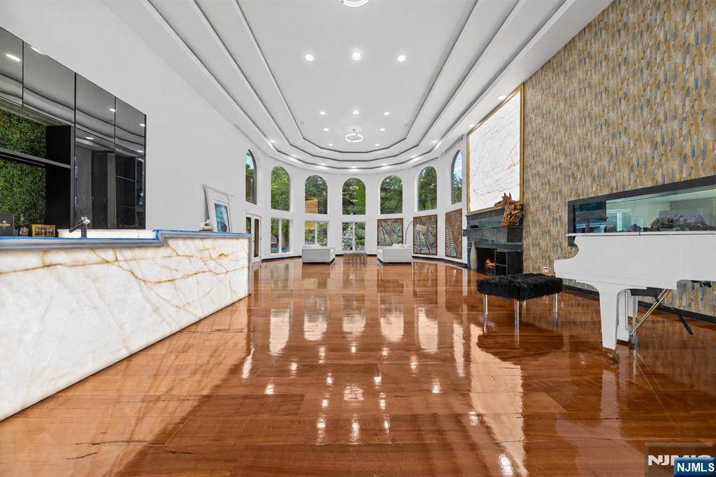 14 E Hill Court Property Photo 18
