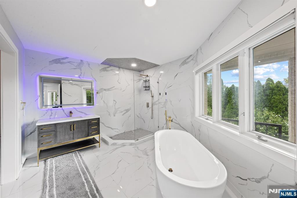 14 E Hill Court Property Photo 42