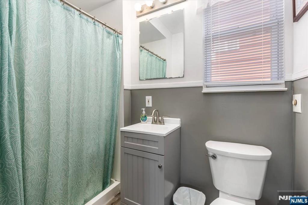 341 Grove Street Property Photo 8