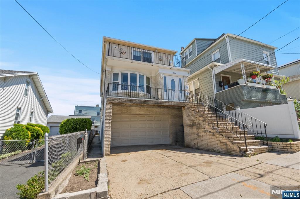 1214 78th Street Property Photo 2