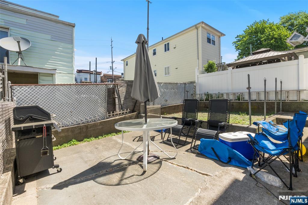 1214 78th Street Property Photo 4
