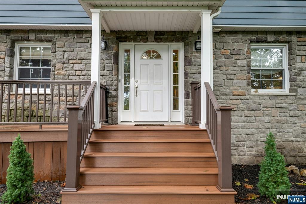 16 Rockledge Road Property Photo 3