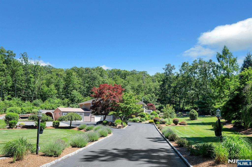 1034 Green Pond Road Property Photo 2