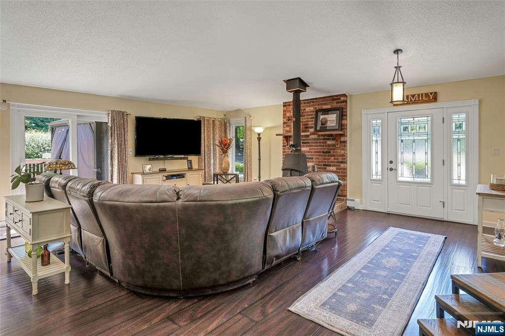 1034 Green Pond Road Property Photo 6