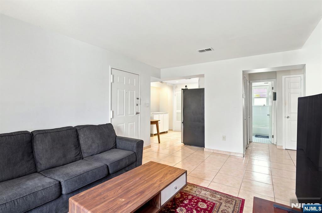 272 Walnut Street 5d Property Photo 4