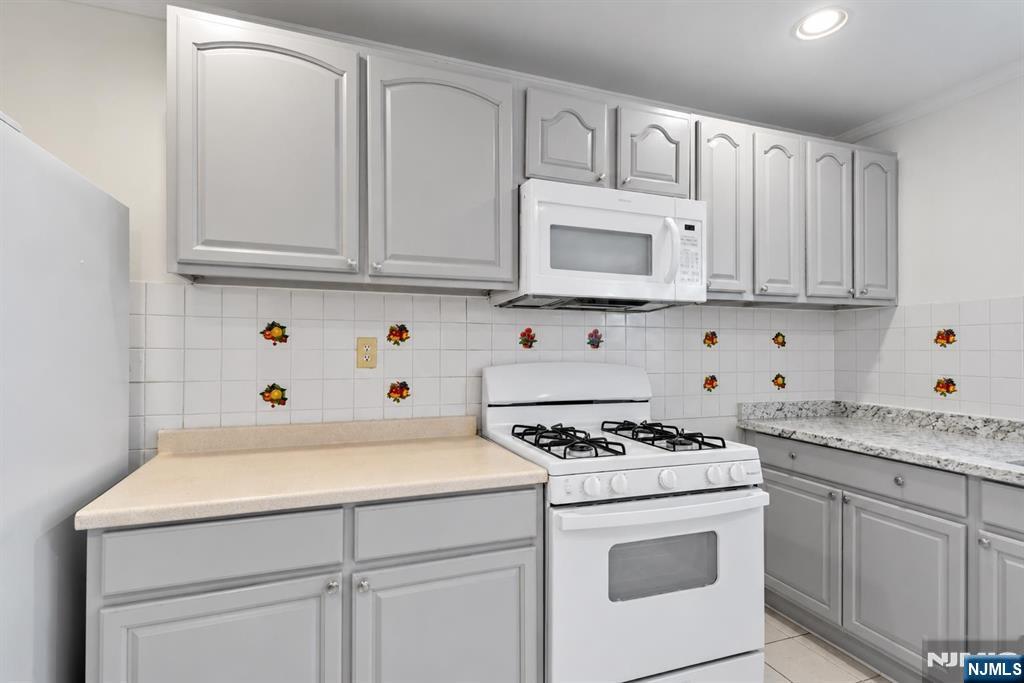 303 43rd Street Property Photo 4