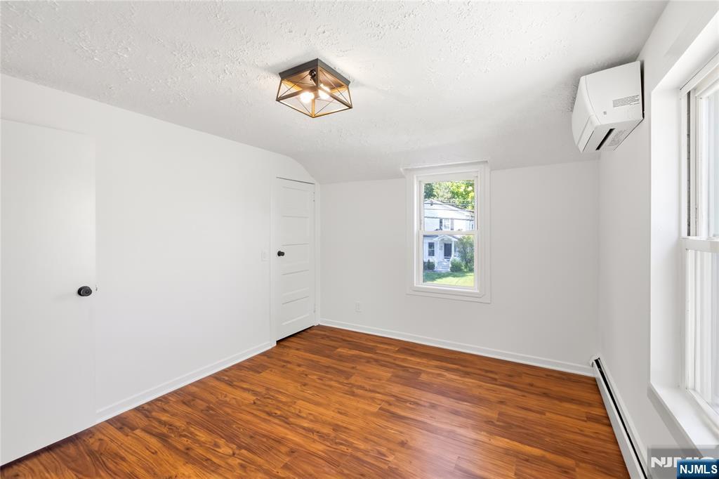 437 4th Avenue Property Photo 12