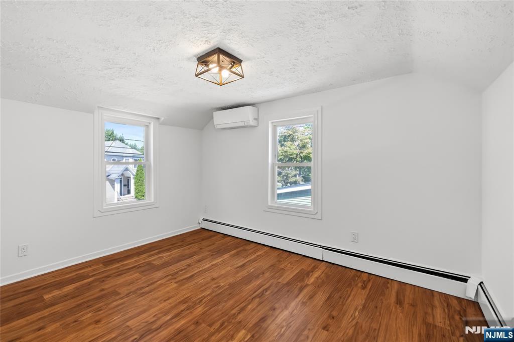 437 4th Avenue Property Photo 14