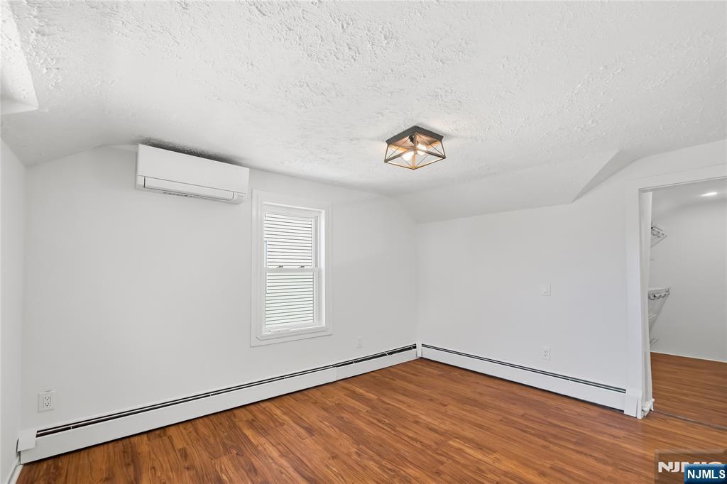 437 4th Avenue Property Photo 18