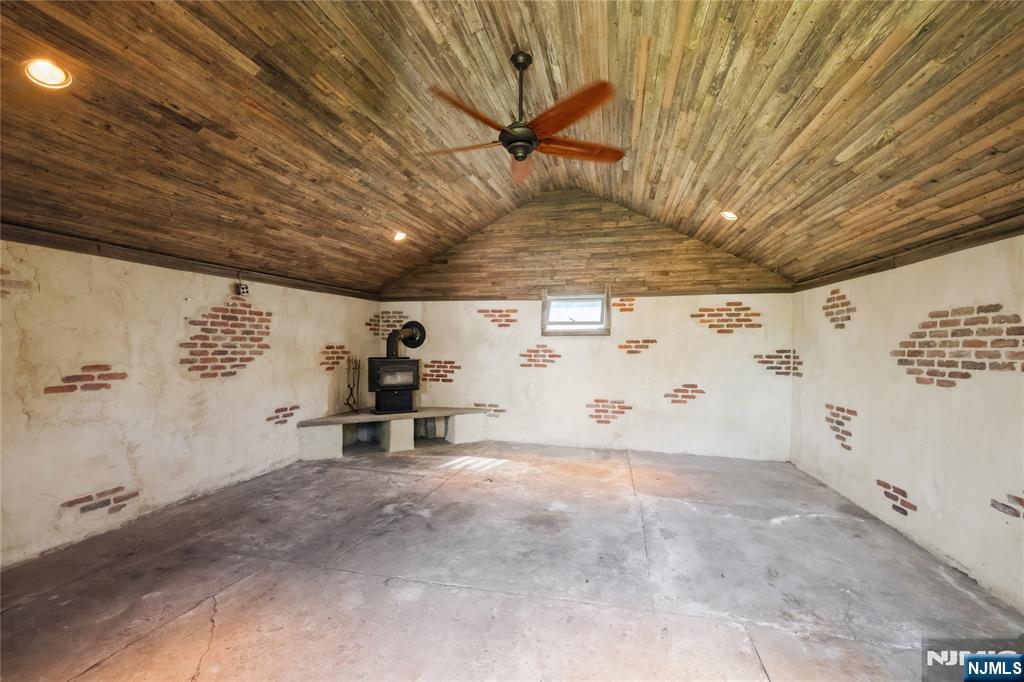 437 4th Avenue Property Photo 28