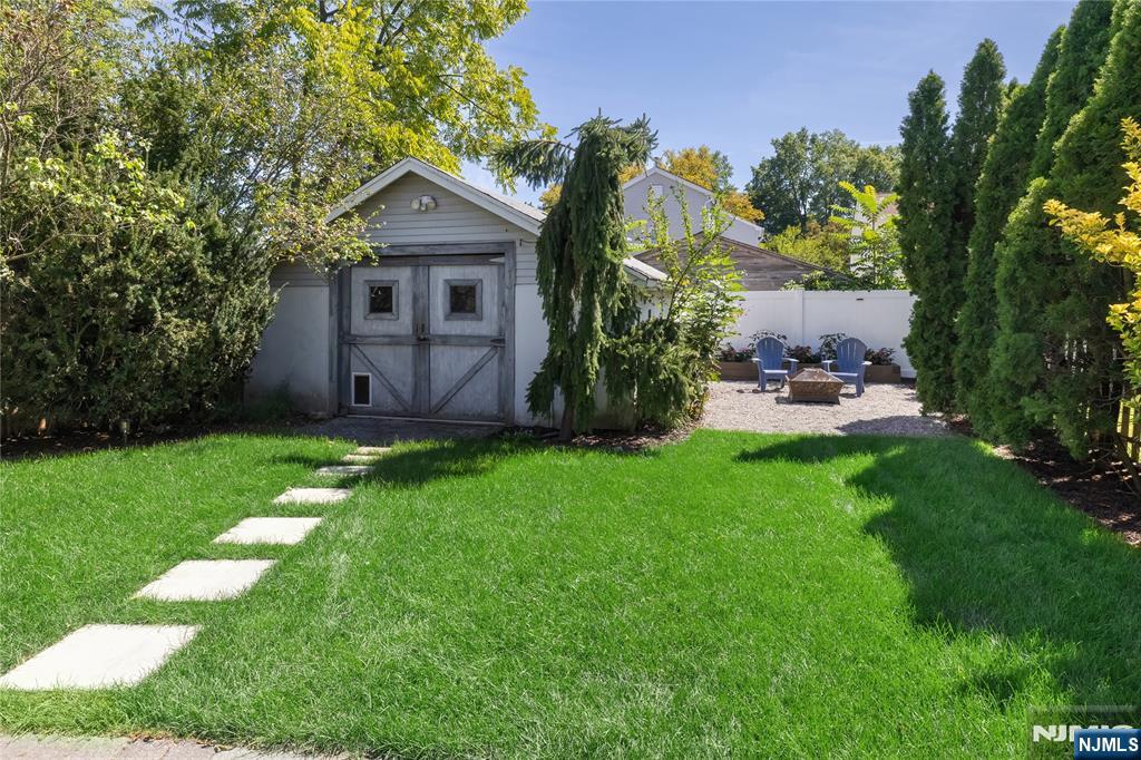 437 4th Avenue Property Photo 33