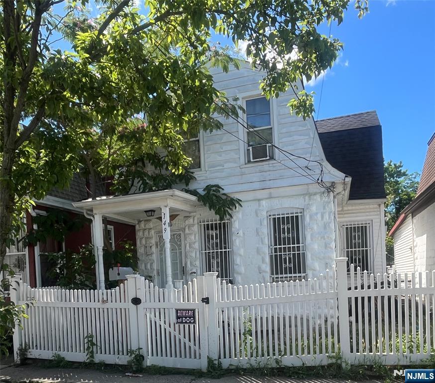 149 Lake Avenue Property Photo 1
