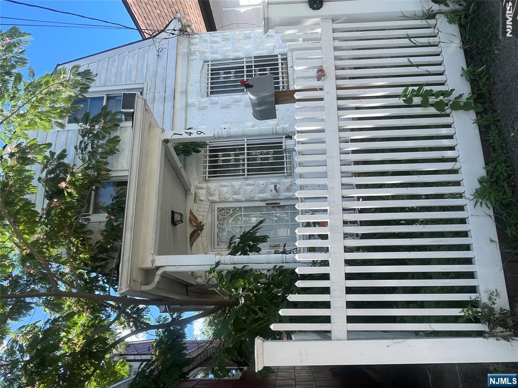149 Lake Avenue Property Photo 2