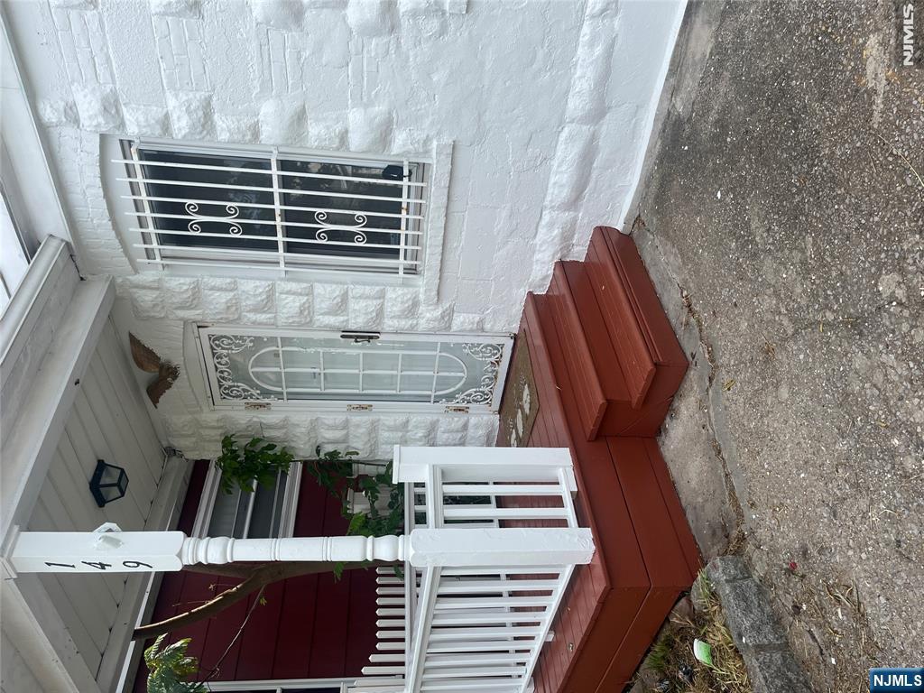 149 Lake Avenue Property Photo 4