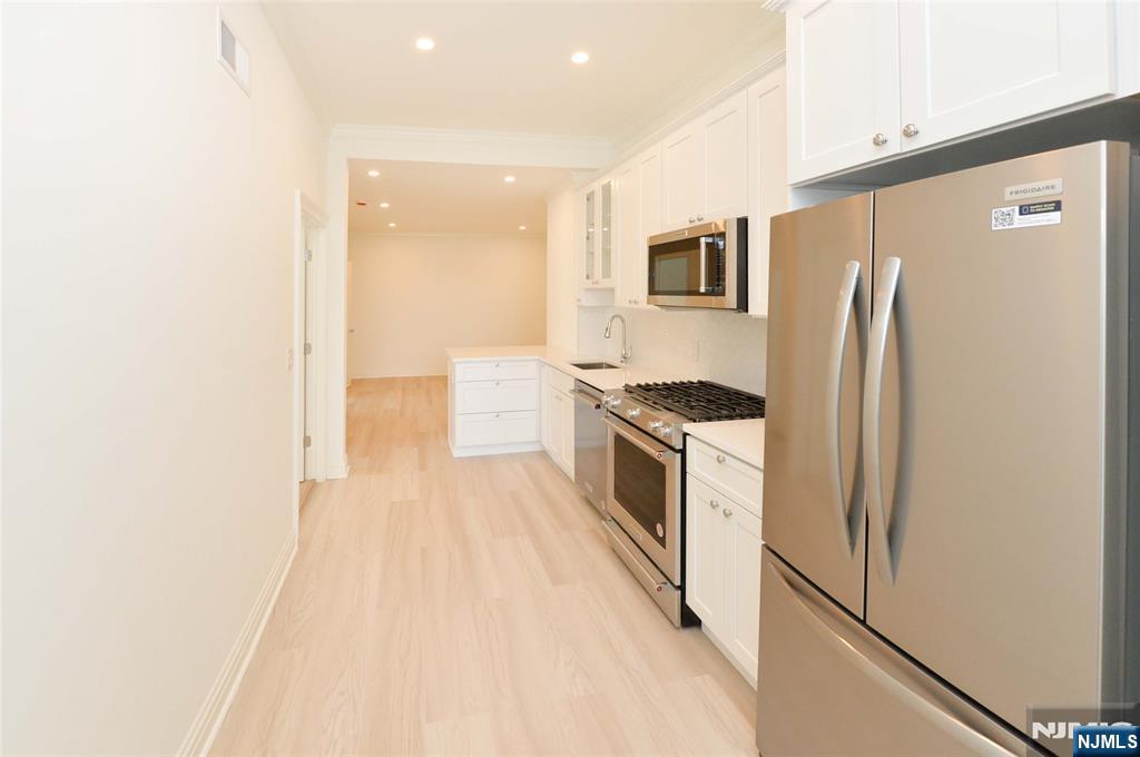 153 Dayton Street 3 Property Photo 2