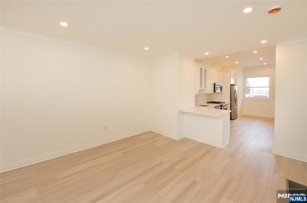 153 Dayton Street 3 Property Photo 11