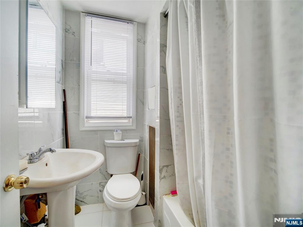 139-141 Richelieu Terrace Property Photo 5