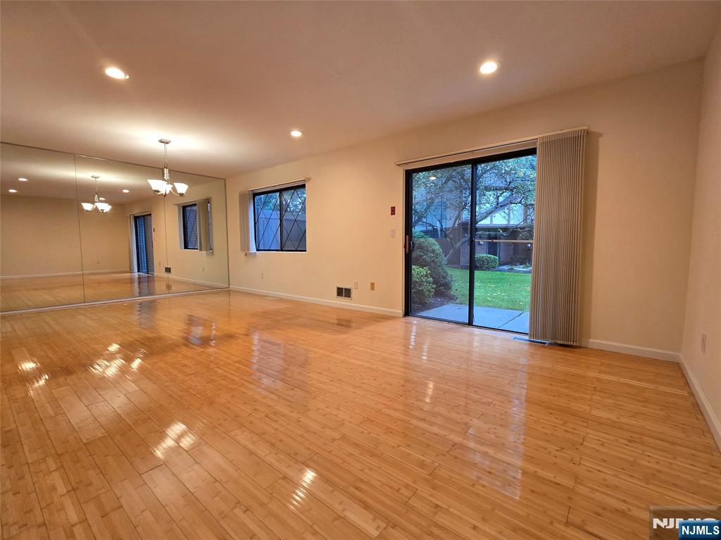 18 Linwood Avenue T008 Property Photo 3