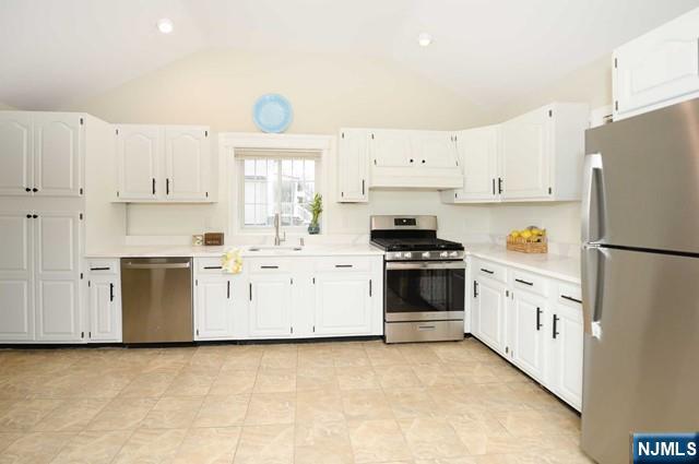13 Orangeburgh Road Property Photo 6