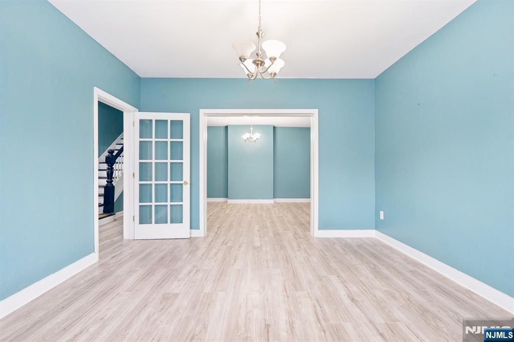 201 Center Street Property Photo 1