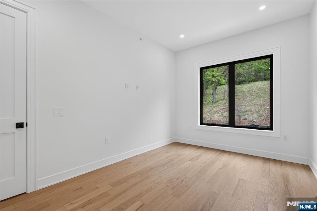 522 Valley Road 3 Property Photo 28